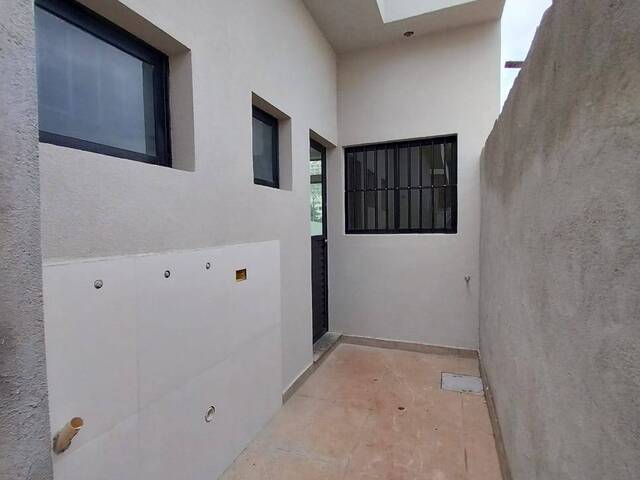 #77-ME - Casa para Venda em Atibaia - SP
