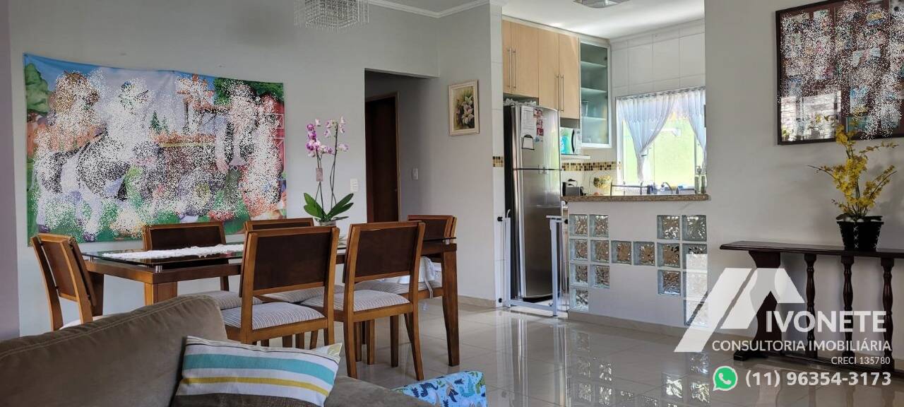LINDA CASA TÉRREA 3 DORMS. 1 SUÍTE, CHURRASQUEIRA CONDOMÍNIO FECHADO