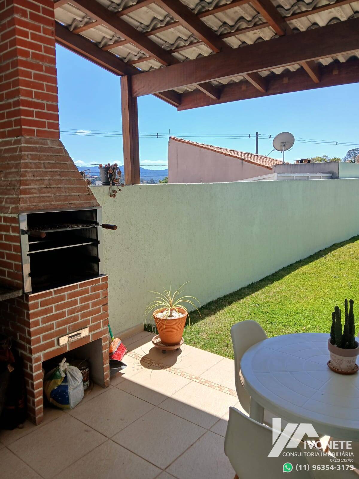 LINDA CASA TÉRREA, 95m2, 3 DORMS. 1 SUITE - AREA GOURMET - NOVA ATIBAIA, SP