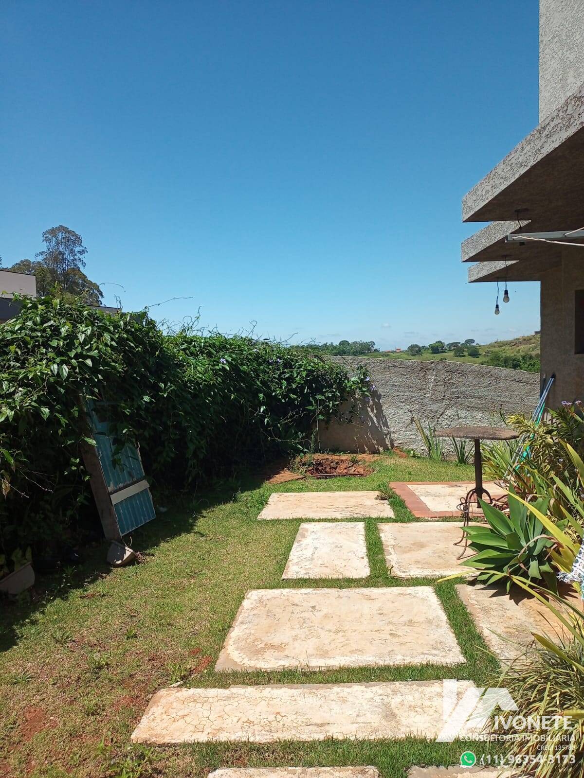LINDA CASA, 3 SUÍTES, COM ÁREA DE 900M2, CONDOMÍNIO QUINTAS DA BOA VISTA