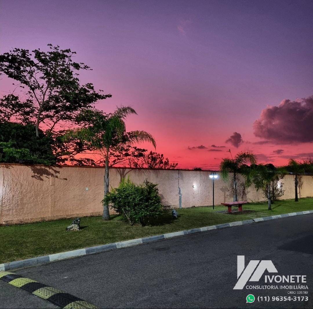 CASA 3 DORMS.1 SUÍTE, EDÍCULA, 2 VAGAS, CONDOMÍNIO FECHADO
