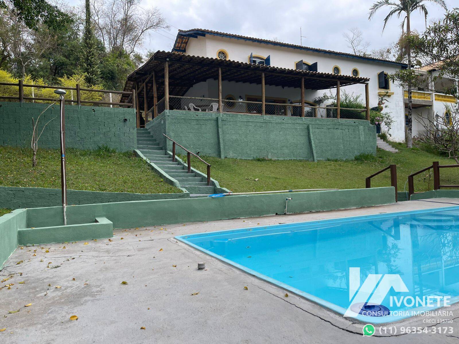 LINDA CHÁCARA 2.500m2, 3 SUÍTES, PISCINA, CHURRASQUEIRA, ATIBAIA-SP